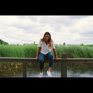 Meet your Posher, Laura